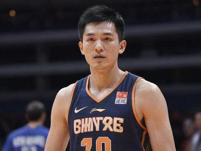 jiuyou.com_ CBA联赛引入先进录像回放技术，裁判更加精准，cba录像回放2020-2021