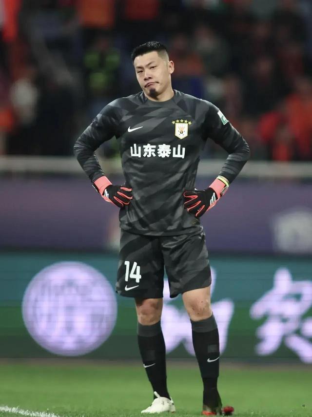 逆境中勇敢前行：那些永不言败的足球强者