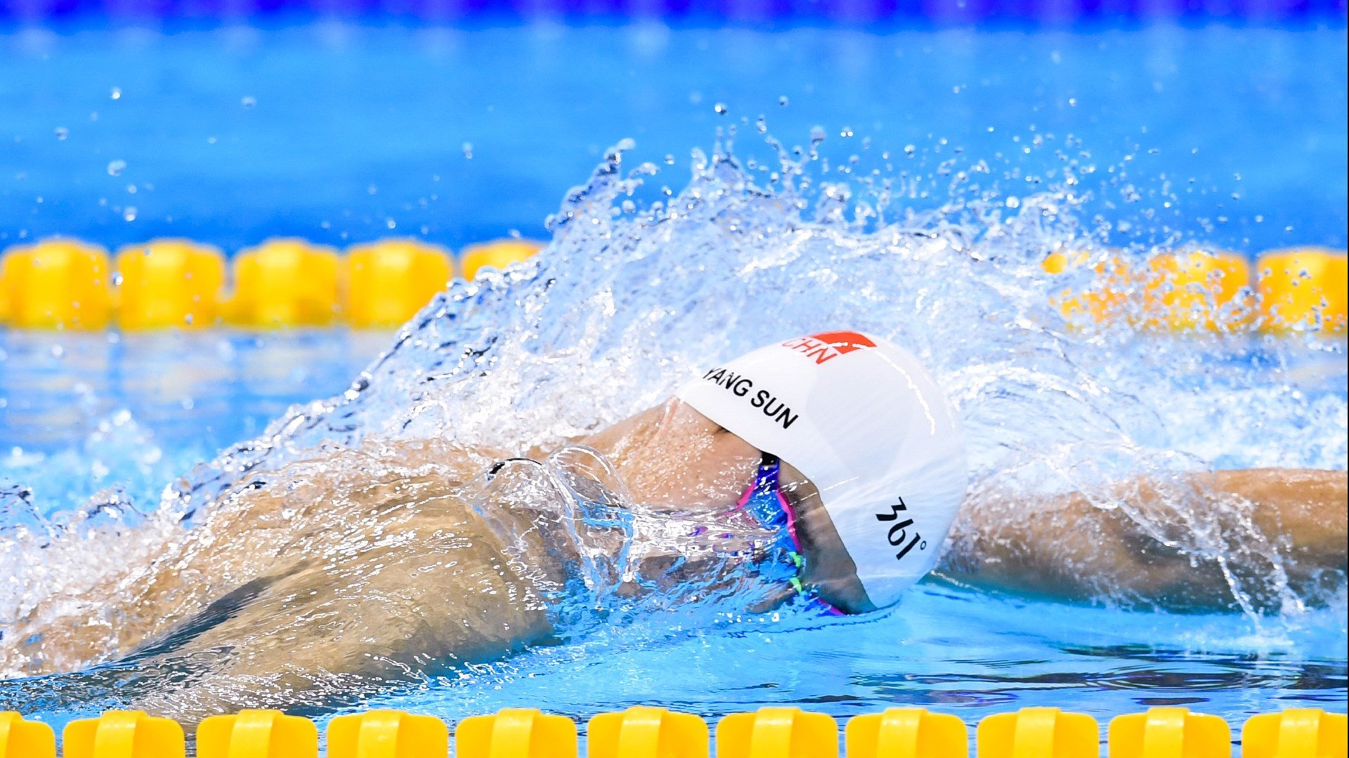 【冠军争夺战】本赛季辉煌的冠亚军对决回顾，冠军亚军季军站位图